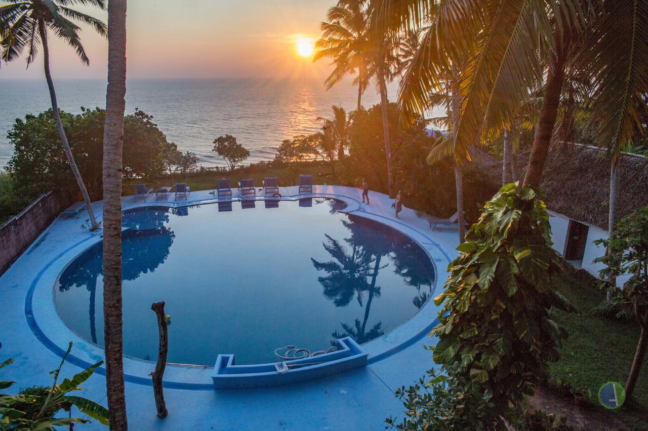 Hotel The Eco Varkala Esterno foto