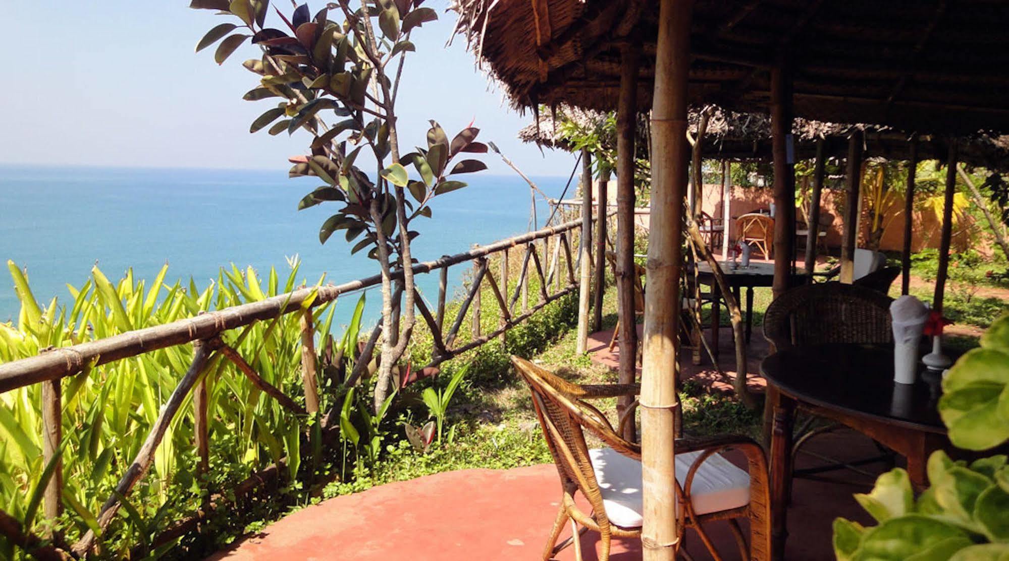 Hotel The Eco Varkala Esterno foto
