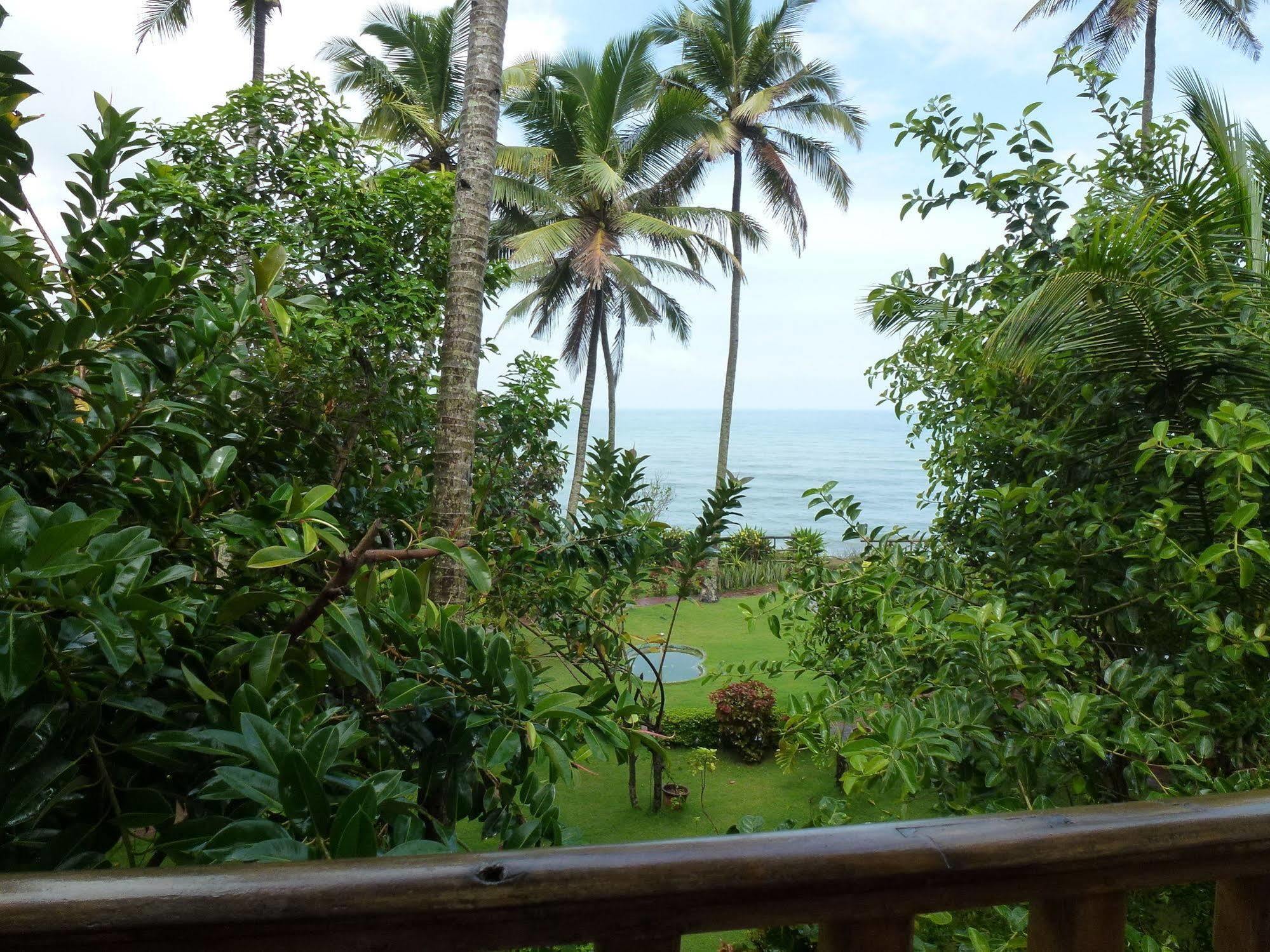 Hotel The Eco Varkala Esterno foto