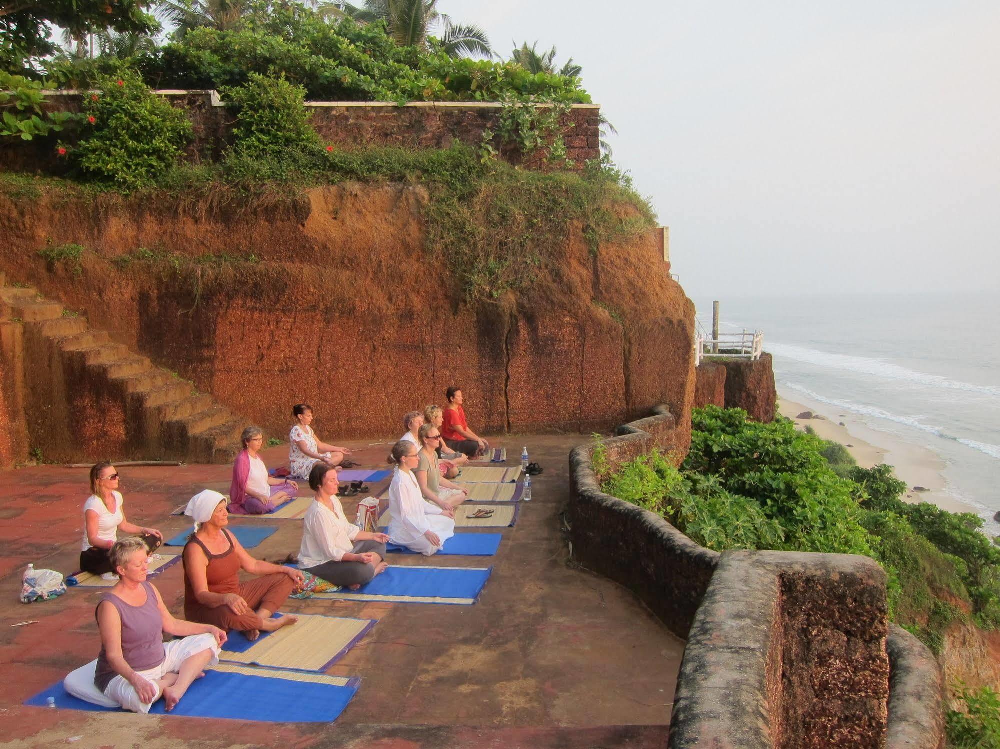Hotel The Eco Varkala Esterno foto